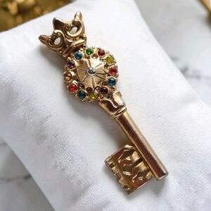 Vintage Gold Tone Crown Key Figural Brooch Multicolor Rhinestone 2.5"